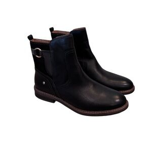 Pikolinos Women’s Black Leather Ankle Booties